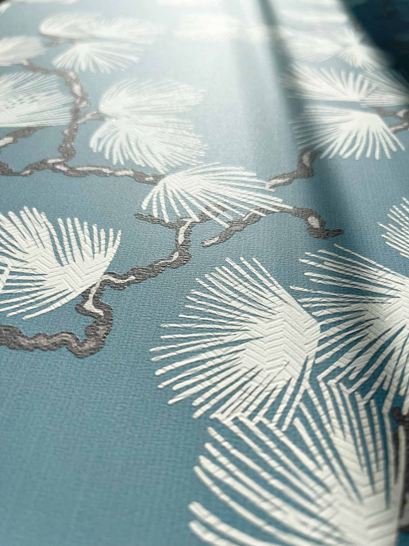 Detalle floral de papel pintado cerámico