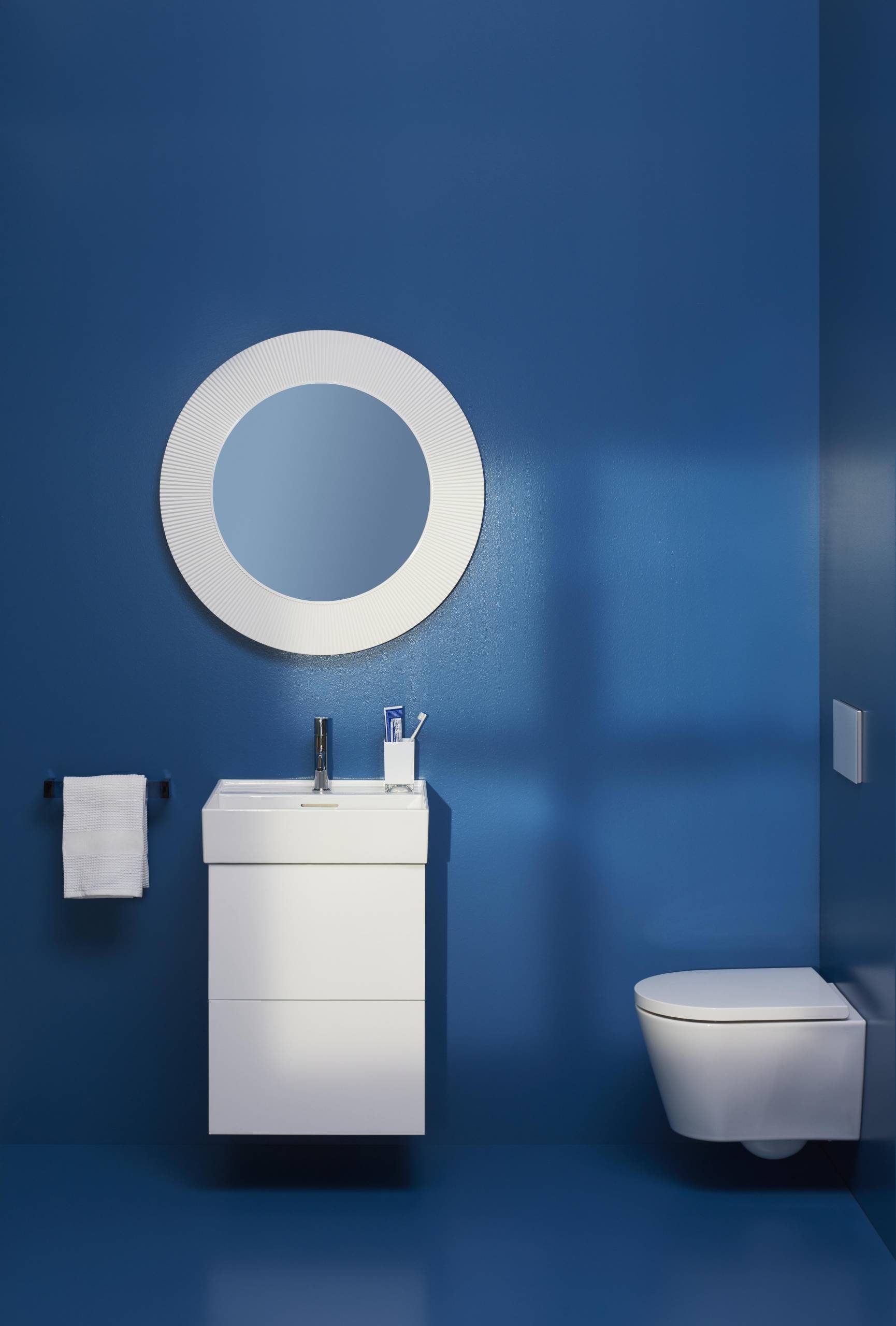 Ein weiteres Ambiente mit Kartell by Laufen